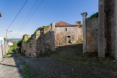 Quinta à venda na rua Candido dos Reis s/n - Vila de Colares - Mucifal