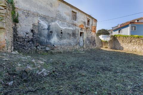 Quinta à venda na rua Candido dos Reis s/n - Vila de Colares - Mucifal