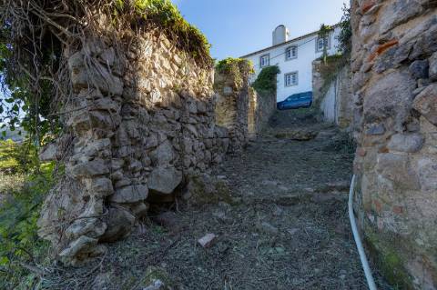 Quinta à venda na rua Candido dos Reis s/n - Vila de Colares - Mucifal