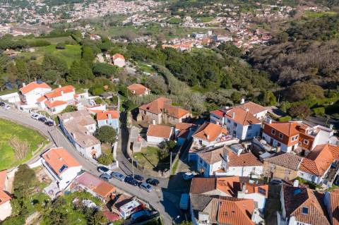 Quinta à venda na rua Candido dos Reis s/n - Vila de Colares - Mucifal