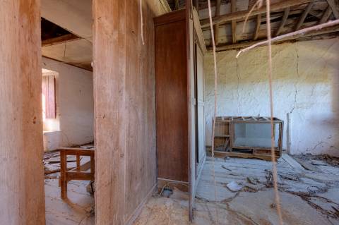 Quinta à venda na rua Candido dos Reis s/n - Vila de Colares - Mucifal