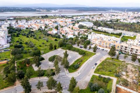 LOTE PARA CONSTRUÇÃO DE 9 APARTAMENTOS A 2 KM DE PORTIMÃO