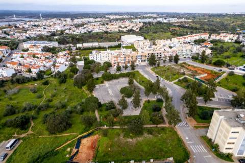 LOTE PARA CONSTRUÇÃO DE 9 APARTAMENTOS A 2 KM DE PORTIMÃO