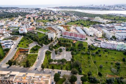 LOTE PARA CONSTRUÇÃO DE 9 APARTAMENTOS A 2 KM DE PORTIMÃO