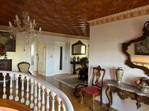 Moradia de Prestígio em Sepins, Cantanhede Um Refúgio de Elegância Clássica e Luxo Contemporâneo