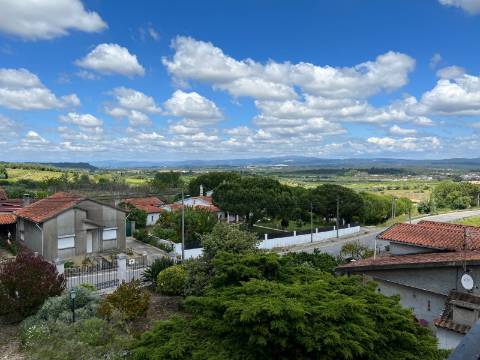 Moradia de Prestígio em Sepins, Cantanhede Um Refúgio de Elegância Clássica e Luxo Contemporâneo