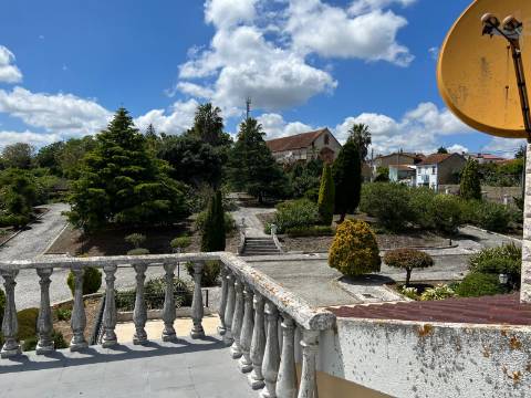 Moradia de Prestígio em Sepins, Cantanhede Um Refúgio de Elegância Clássica e Luxo Contemporâneo