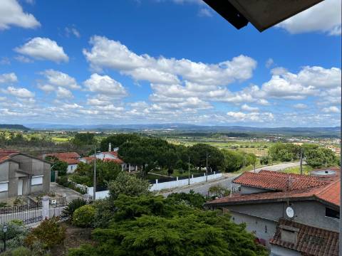 Moradia de Prestígio em Sepins, Cantanhede Um Refúgio de Elegância Clássica e Luxo Contemporâneo