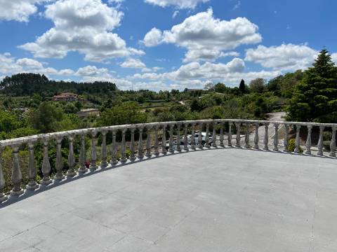 Moradia de Prestígio em Sepins, Cantanhede Um Refúgio de Elegância Clássica e Luxo Contemporâneo