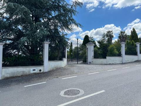 Moradia de Prestígio em Sepins, Cantanhede Um Refúgio de Elegância Clássica e Luxo Contemporâneo