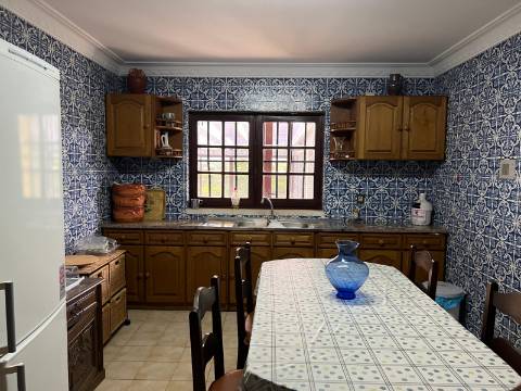 Moradia de Prestígio em Sepins, Cantanhede Um Refúgio de Elegância Clássica e Luxo Contemporâneo