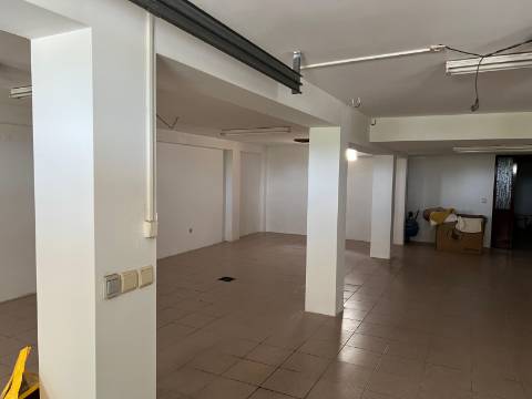 Moradia de Prestígio em Sepins, Cantanhede Um Refúgio de Elegância Clássica e Luxo Contemporâneo