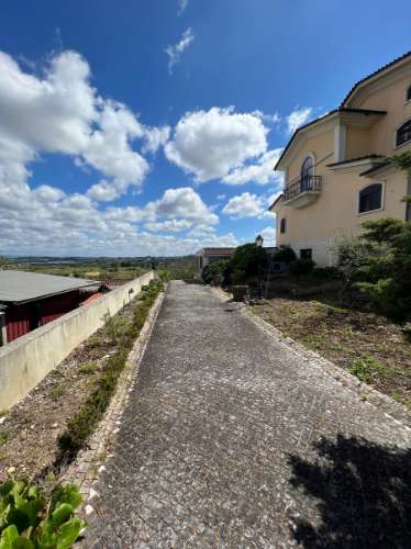 Moradia de Prestígio em Sepins, Cantanhede Um Refúgio de Elegância Clássica e Luxo Contemporâneo