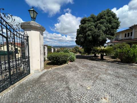 Moradia de Prestígio em Sepins, Cantanhede Um Refúgio de Elegância Clássica e Luxo Contemporâneo