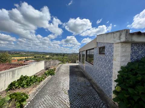 Moradia de Prestígio em Sepins, Cantanhede Um Refúgio de Elegância Clássica e Luxo Contemporâneo