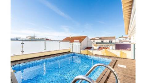 Fantastica Moradia T5 + Apto T3 no Centro de Lagoa/Carvoeiro