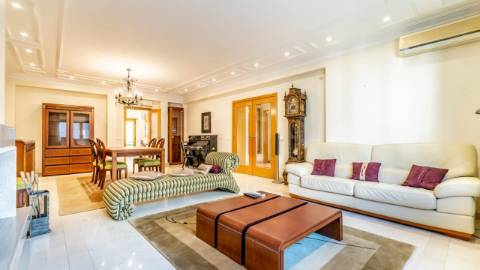 Fantastica Moradia T5 + Apto T3 no Centro de Lagoa/Carvoeiro