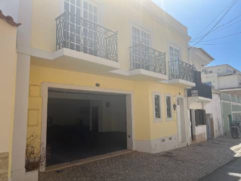 Fantastica Moradia T5 + Apto T3 no Centro de Lagoa/Carvoeiro