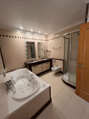 Fantastica Moradia T5 + Apto T3 no Centro de Lagoa/Carvoeiro