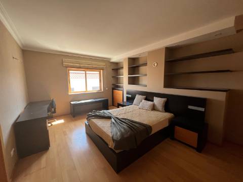 Fantastica Moradia T5 + Apto T3 no Centro de Lagoa/Carvoeiro