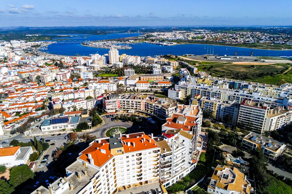 Apartamento T3 de Sonho em Portimão Vista Mar e Rio, a 1,6 km da Praia da Rocha!