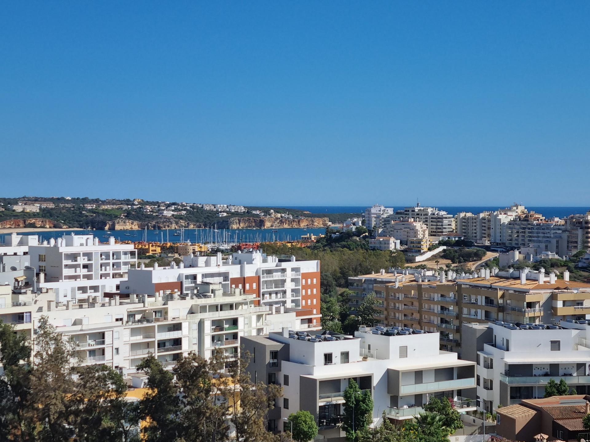 Apartamento T3 de Sonho em Portimão Vista Mar e Rio, a 1,6 km da Praia da Rocha!