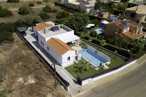 Fantastica Moradia individual entre Portimão e Lagos