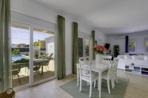 Fantastica Moradia individual entre Portimão e Lagos