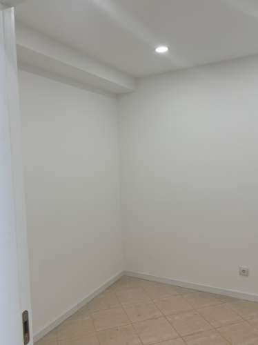 Moradia T3 Renovada no Centro de Parchal - Conforto, Estilo e Localização Privilegiada!