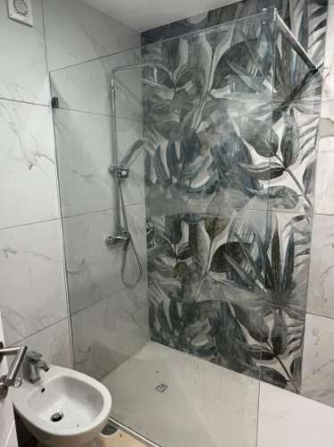 Moradia T3 Renovada no Centro de Parchal - Conforto, Estilo e Localização Privilegiada!