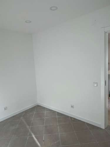 Moradia T3 Renovada no Centro de Parchal - Conforto, Estilo e Localização Privilegiada!