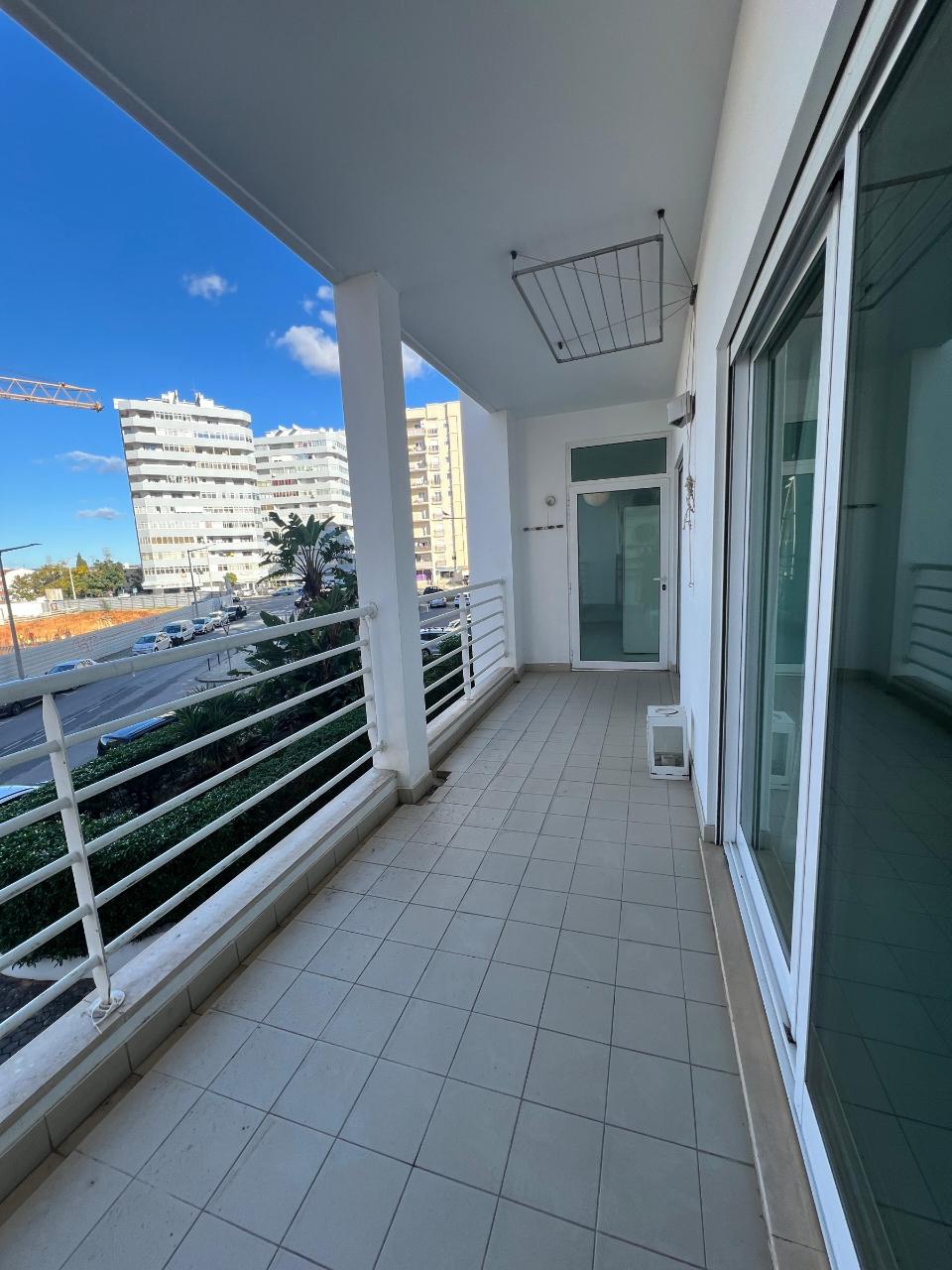 Apartamento T2 mobilado no Alto do Quintao , Portimao para arrendamento anual