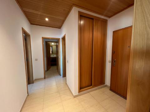 Apartamento T2 mobilado no Alto do Quintao , Portimao para arrendamento anual