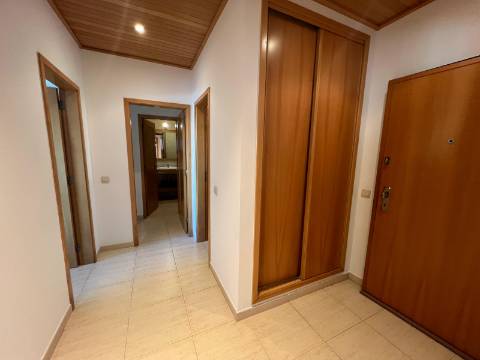 Apartamento T2 mobilado no Alto do Quintao , Portimao para arrendamento anual