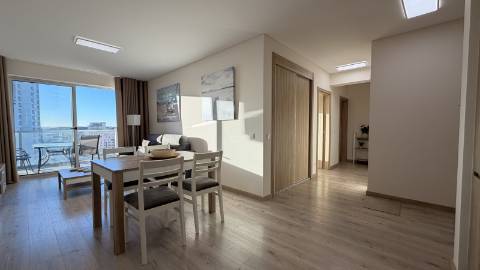 Apartamento T2 na Praia da Rocha - Totalmente Mobilado com Garagem e Piscina