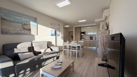 Apartamento T2 na Praia da Rocha - Totalmente Mobilado com Garagem e Piscina