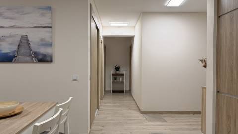 Apartamento T2 na Praia da Rocha - Totalmente Mobilado com Garagem e Piscina