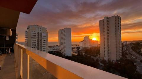 Apartamento T2 na Praia da Rocha - Totalmente Mobilado com Garagem e Piscina