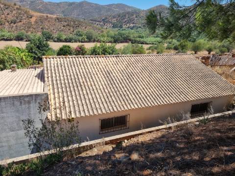 Quinta em Charcoes - Alferce - Monchique