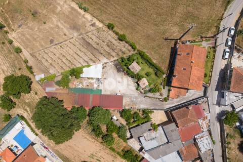 Moradia T3 com terreno na Barreira, Leiria.