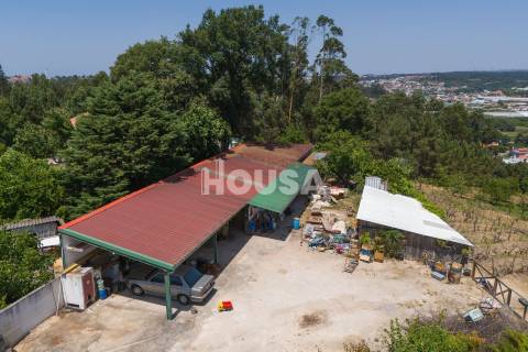 Moradia T3 com terreno na Barreira, Leiria.