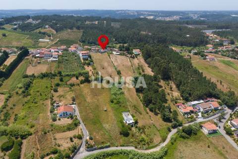 Moradia T3 com terreno na Barreira, Leiria.