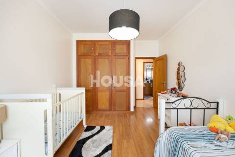 Moradia T3 com terreno na Barreira, Leiria.