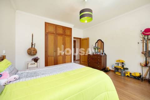 Moradia T3 com terreno na Barreira, Leiria.