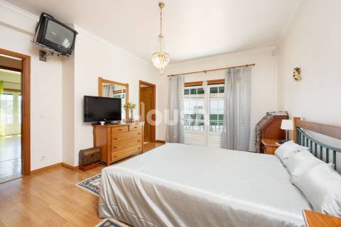 Moradia T3 com terreno na Barreira, Leiria.