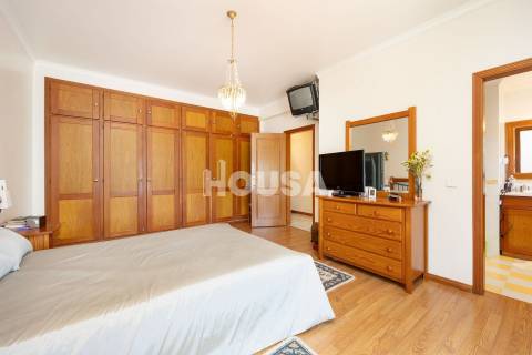 Moradia T3 com terreno na Barreira, Leiria.