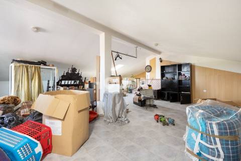 Moradia T3 com terreno na Barreira, Leiria.