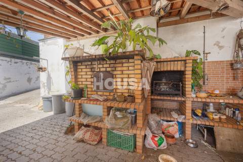 Moradia T3 com terreno na Barreira, Leiria.