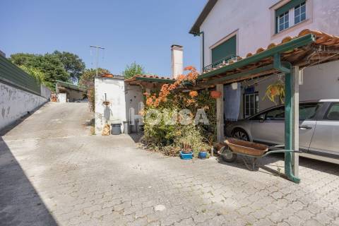 Moradia T3 com terreno na Barreira, Leiria.