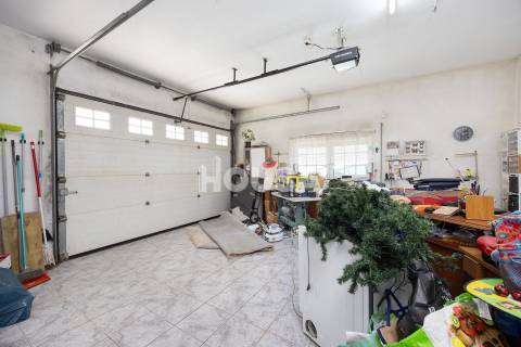 Moradia T3 com terreno na Barreira, Leiria.